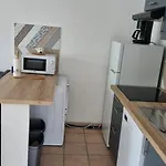 T2 Avec Piscine A Bourg, Proche Plages Du Et Ocean, 4 Pers, Centre-ville - Fr-1-319-454 *
