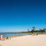 아파트 T2 Avec Piscine A Bourg, Proche Plages Du Et Ocean, 4 Pers, Centre-ville - Fr-1-319-454