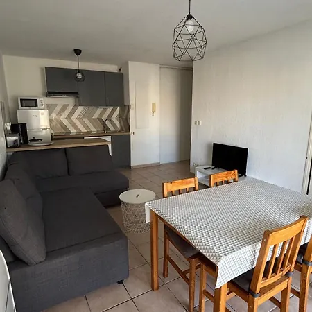 아파트 T2 Avec Piscine A Bourg, Proche Plages Du Et Ocean, 4 Pers, Centre-ville - Fr-1-319-454