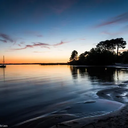 T2 Avec Piscine A Bourg, Proche Plages Du Et Ocean, 4 Pers, Centre-ville - Fr-1-319-454 *