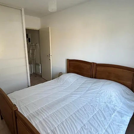 T2 Avec Piscine A Bourg, Proche Plages Du Et Ocean, 4 Pers, Centre-ville - Fr-1-319-454 * Biscarrosse