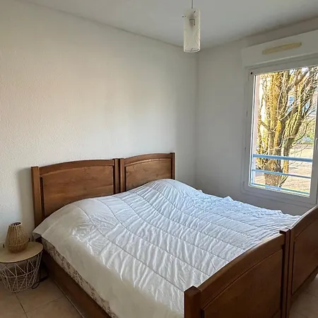 T2 Avec Piscine à Bourg, Proche Plages Du Et Océan, 4 Pers, Centre-ville - Fr-1-319-454